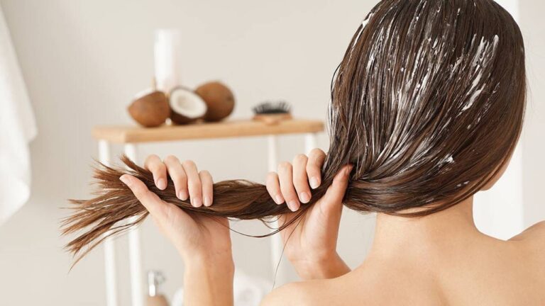 Hair Care : நரை முடியை அடித்து விரட்ட வேண்டுமா? வாரத்தில் 2 நாள் மட்டும் தேச்சு குளிங்க!